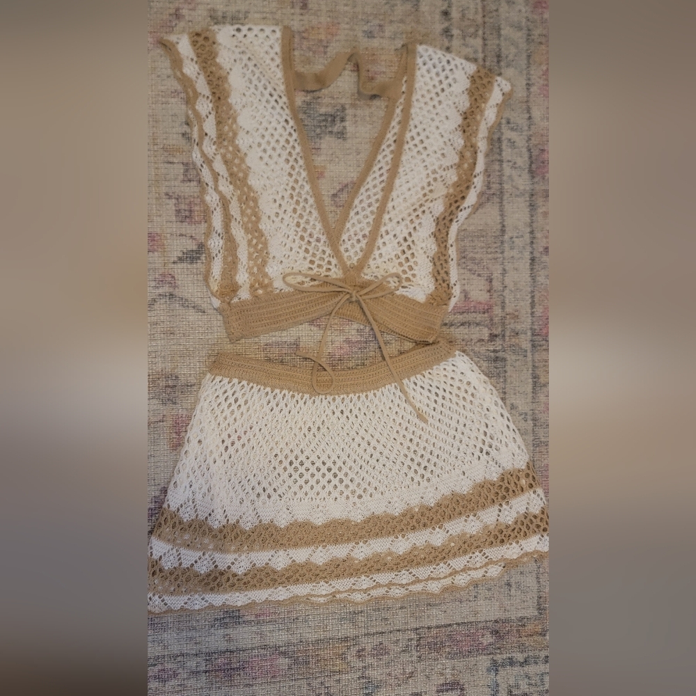 Elegant Crochet Knit Skirt Set Size L - Picture 3 of 4